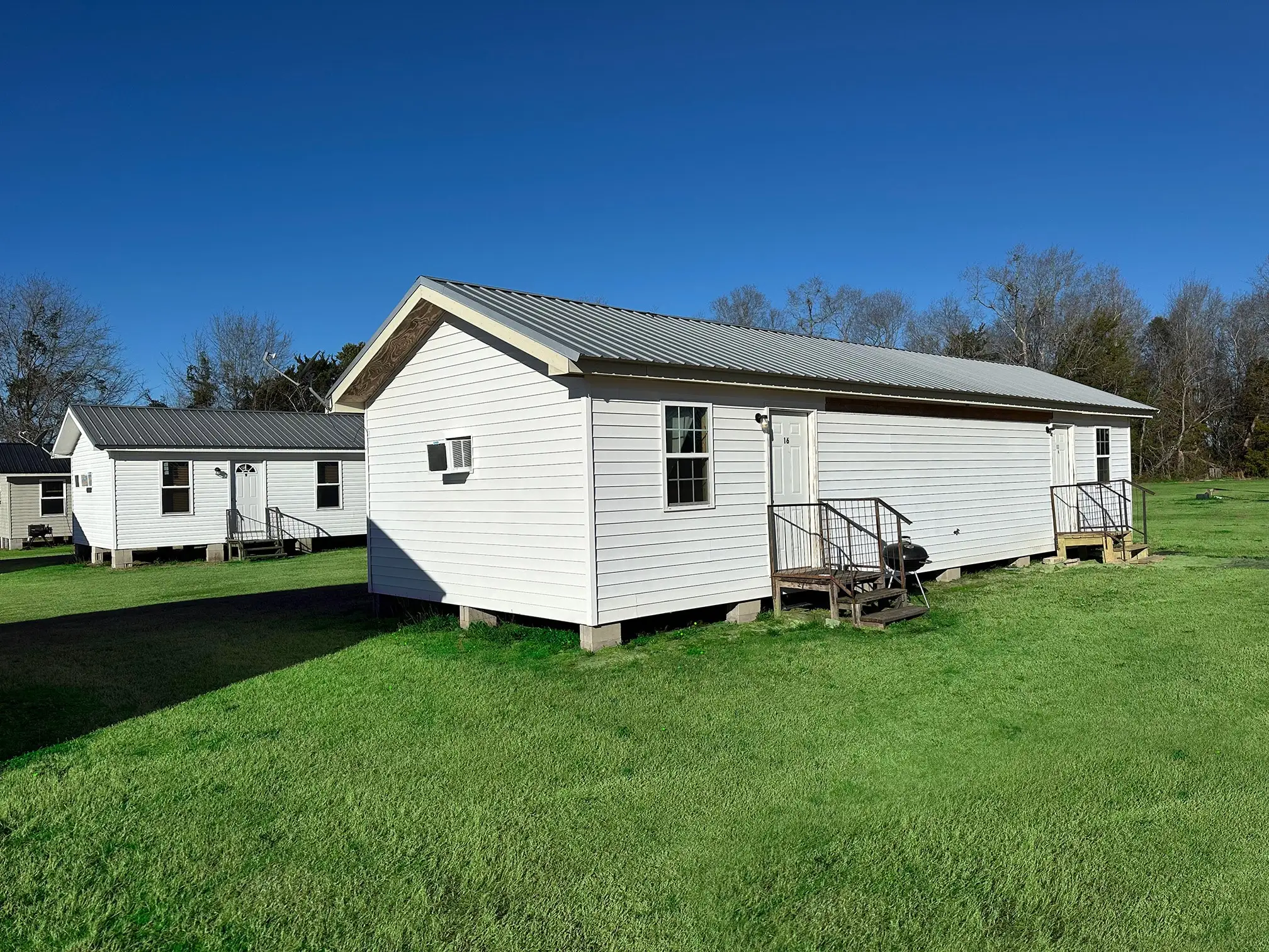 The welcoming grounds of Vogtle Ranch RV & Mobile Home Park
